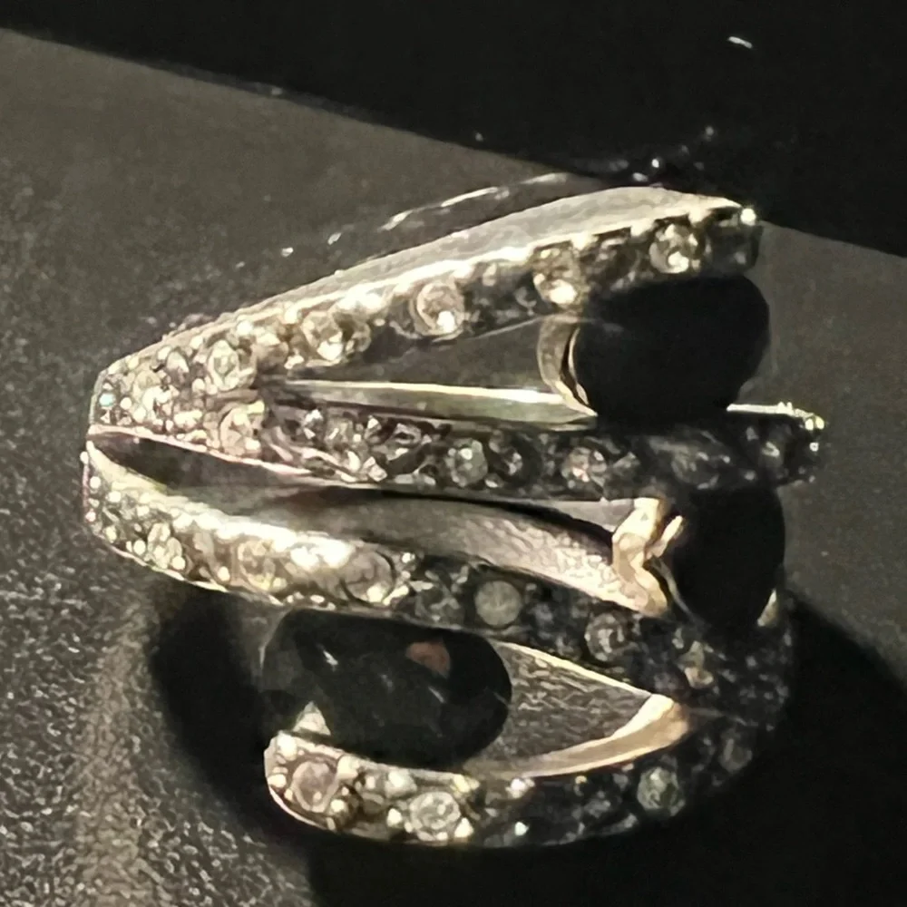 Beautiful ring - Picture 4 of 8